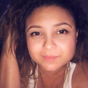 Meet your Posher, Isis